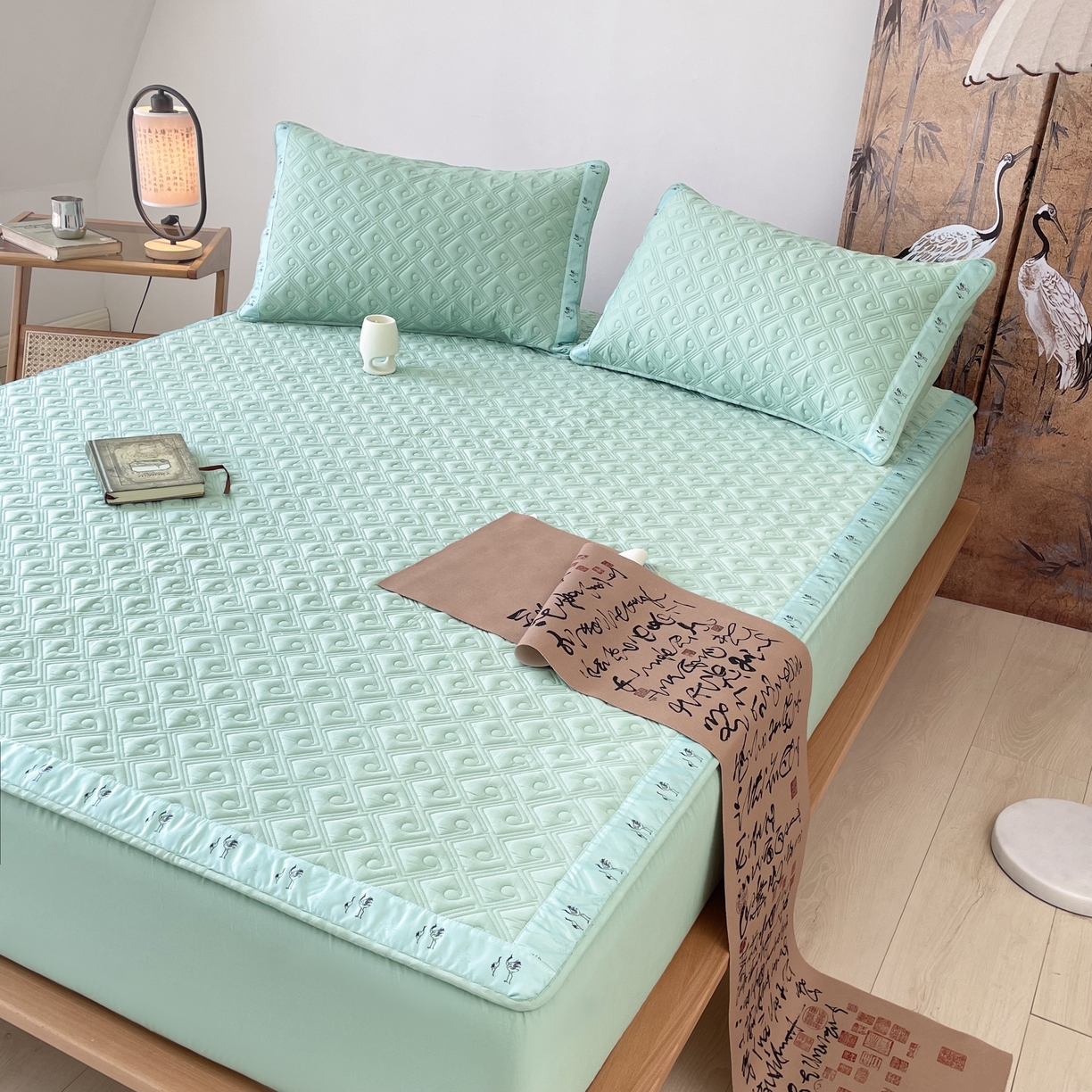 91家纺网 家纺一手货源 找家纺 豪选家纺 2025最新上市秋冬新品爆款国风纯棉新疆棉夹棉床笠四季款   国风-水绿