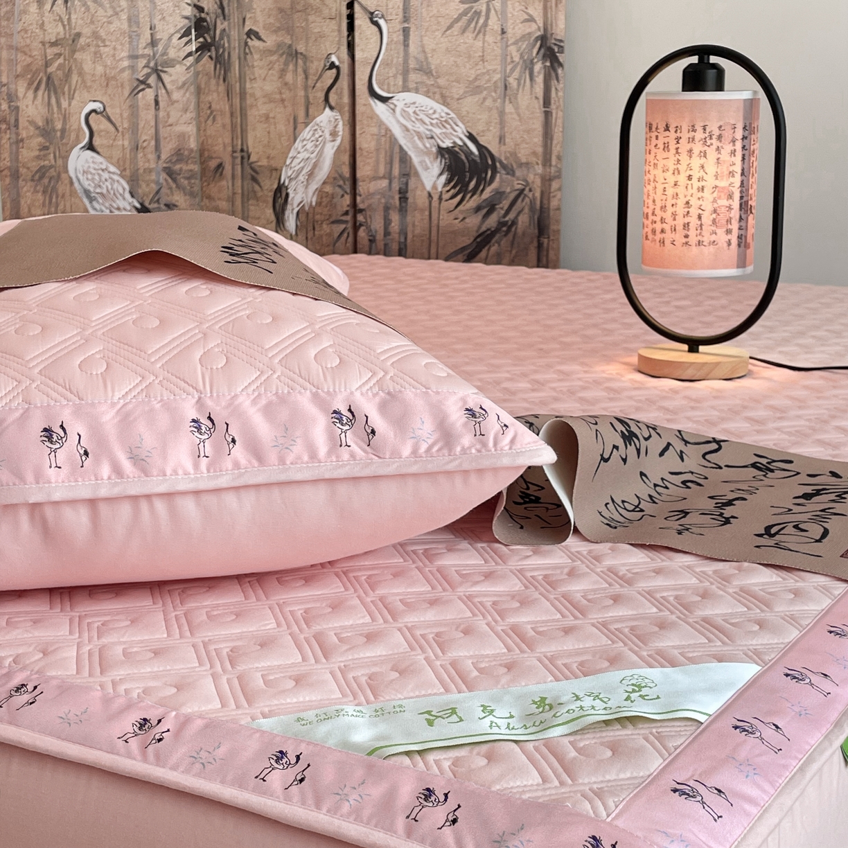 91家纺网 家纺一手货源 找家纺 豪选家纺 2025最新上市秋冬新品爆款国风纯棉新疆棉夹棉床笠四季款   国风-玉色