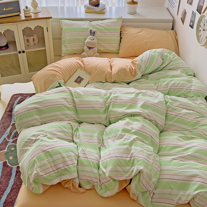 91家纺网 家纺一手货源 找家纺 卡迪熊家纺 2024新款亲肤水洗m学生四件套 条纹-绿拼杏