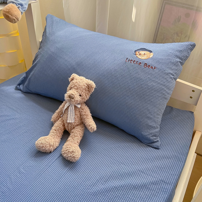 91家纺网 家纺一手货源 找家纺 （总）眠帛家居 2024新款宿舍三件套水洗棉提花刺绣四件套熊先生