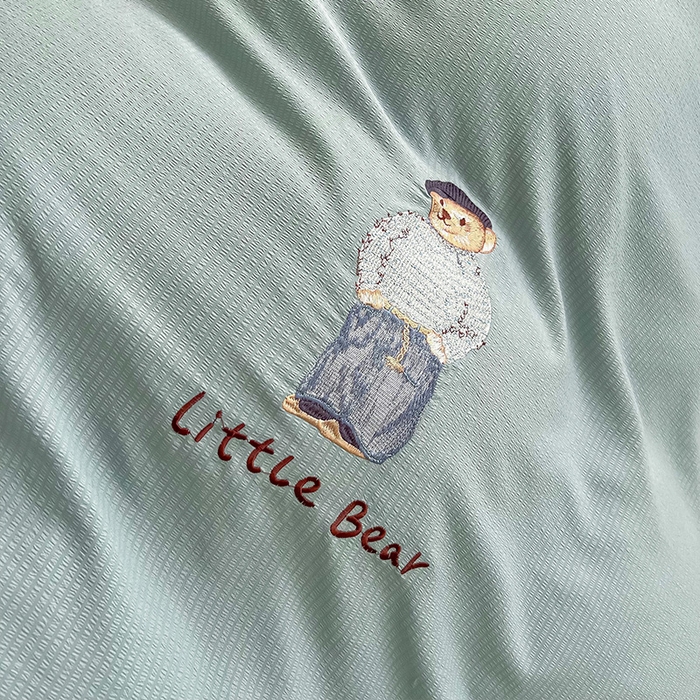 91家纺网 家纺一手货源 找家纺 眠帛家居 2024新款宿舍三件套水洗棉提花刺绣四件套熊先生 繁星蓝