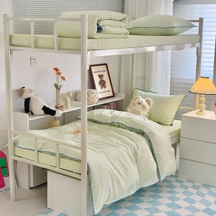 91家纺网 家纺一手货源 找家纺 莱茵家居 2024新款A类全棉色织水洗棉贝壳边三件套 荧光绿细条