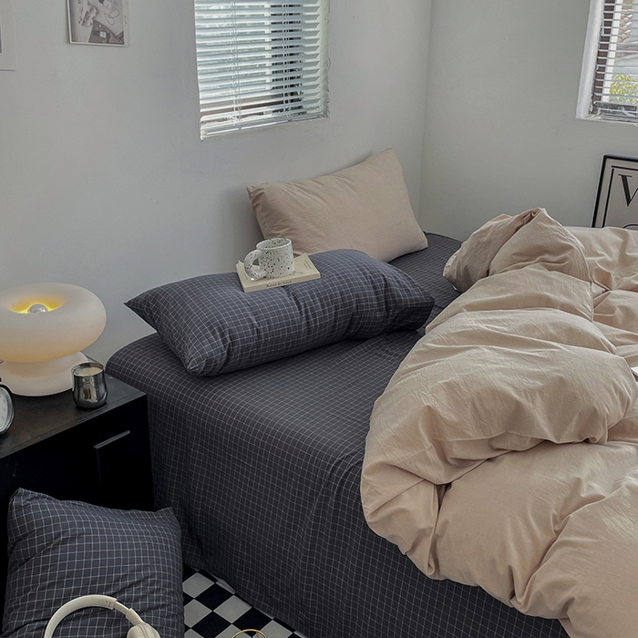 91家纺网 家纺一手货源 找家纺 2024新款A类全棉纯棉纯色双拼色织水洗棉四件套 卡其混搭小灰格