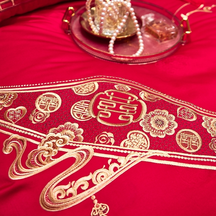 91家纺网 家纺一手货源 找家纺 美娘阁 2025新款长绒棉贡缎提花款新中式古典韵味精美刺绣婚庆四件套多件套 爱意浓浓（金）