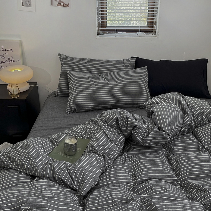 91家纺网 家纺一手货源 找家纺 2024新款A类全棉纯棉纯色双拼色织水洗棉四件套 灰细条