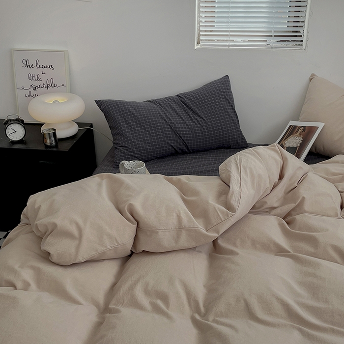 91家纺网 家纺一手货源 找家纺 2024新款A类全棉纯棉纯色双拼色织水洗棉四件套 卡其混搭小灰格