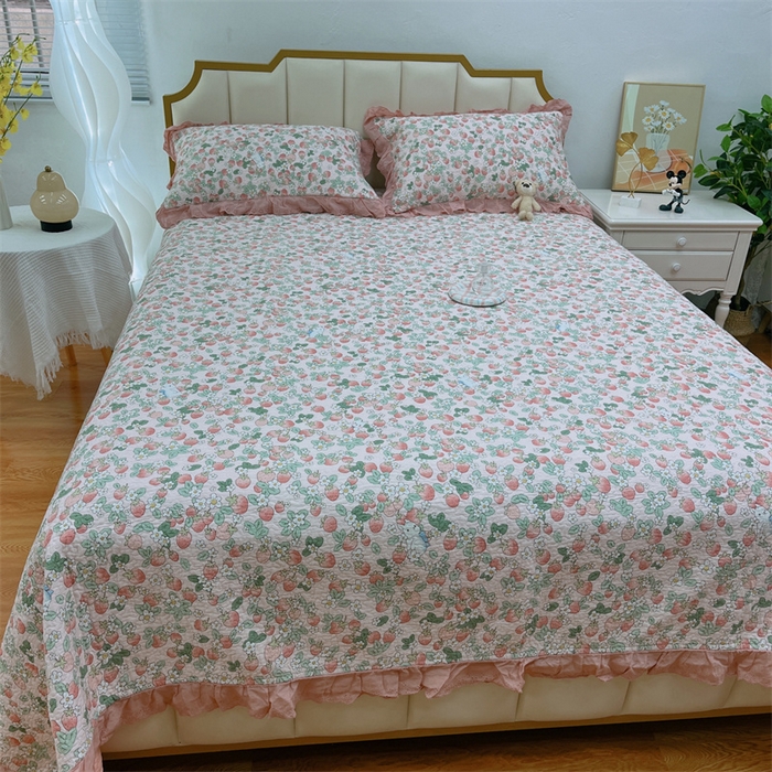 91家纺网 家纺一手货源 找家纺 暖居 2024新款砂洗棉花被套全棉床盖四件套绗缝夹棉纯棉床盖三件套草莓多多