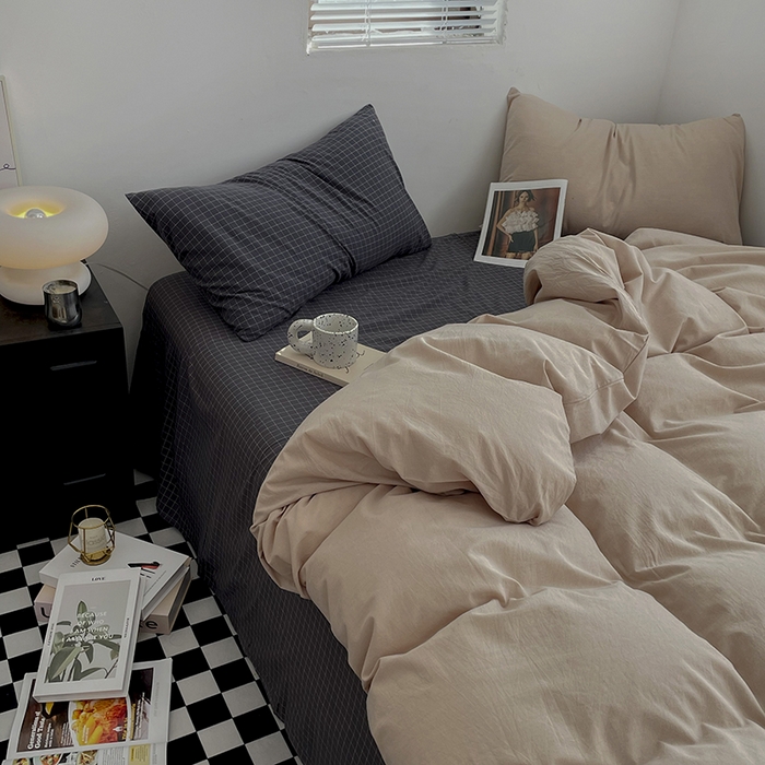 91家纺网 家纺一手货源 找家纺 2024新款A类全棉纯棉纯色双拼色织水洗棉四件套 卡其混搭小灰格