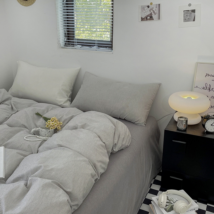 91家纺网 家纺一手货源 找家纺 2024新款A类全棉纯棉纯色双拼色织水洗棉四件套 浅灰密条