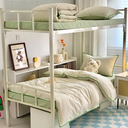 91家纺网 家纺一手货源 找家纺 莱茵家居 2024新款A类全棉色织水洗棉贝壳边三件套 绿苏条