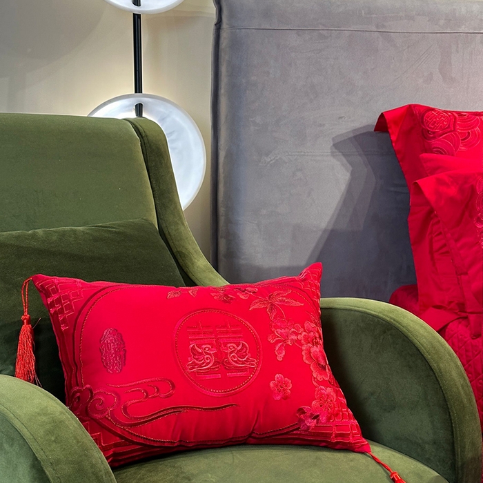 91家纺网 家纺一手货源 找家纺 美娘阁 2025新款长绒棉贡缎提花款新中式古典韵味精美刺绣婚庆四件套多件套 花开并蒂(红）