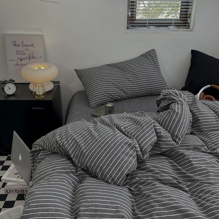 91家纺网 家纺一手货源 找家纺 2024新款A类全棉纯棉纯色双拼色织水洗棉四件套 灰细条