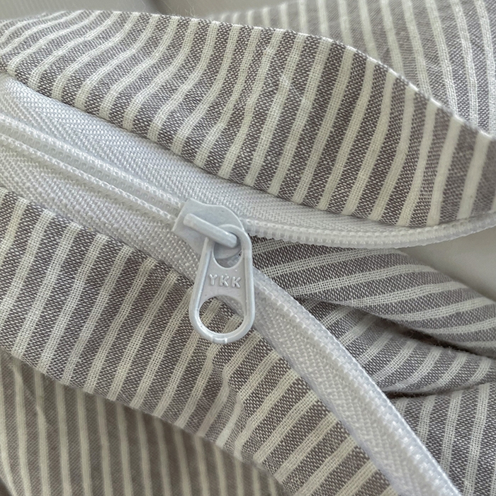 91家纺网 家纺一手货源 找家纺 2024新款A类全棉纯棉纯色双拼色织水洗棉四件套 浅灰密条