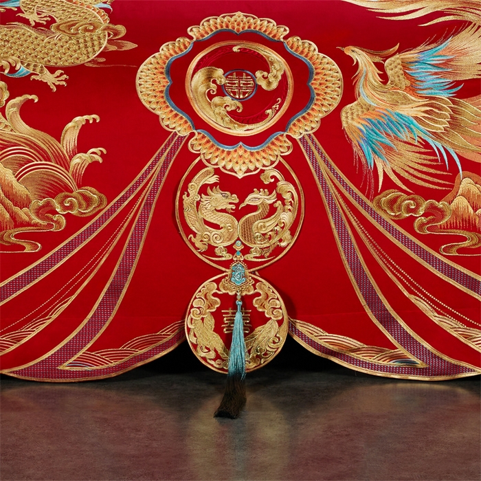 91家纺网 家纺一手货源 找家纺 美娘阁 2025新款长绒棉贡缎新中式古典韵味精美刺绣婚庆四件套多件套系列 凤舞九天