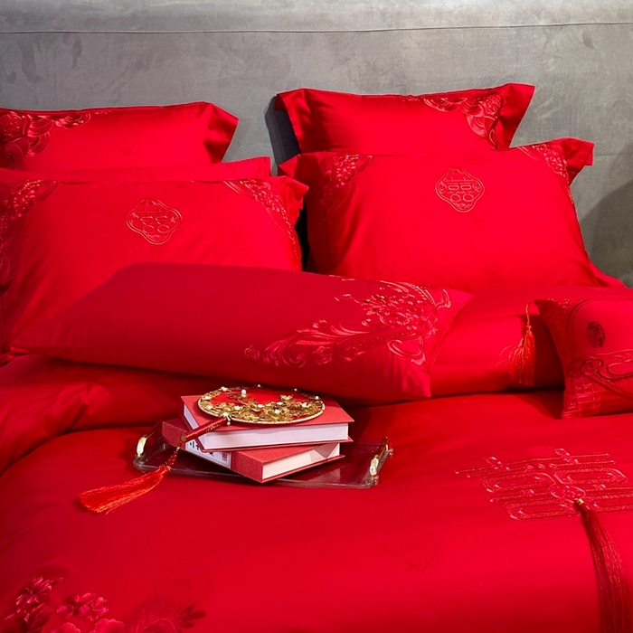 91家纺网 家纺一手货源 找家纺 美娘阁 2025新款长绒棉贡缎提花款新中式古典韵味精美刺绣婚庆四件套多件套 花开并蒂(红）