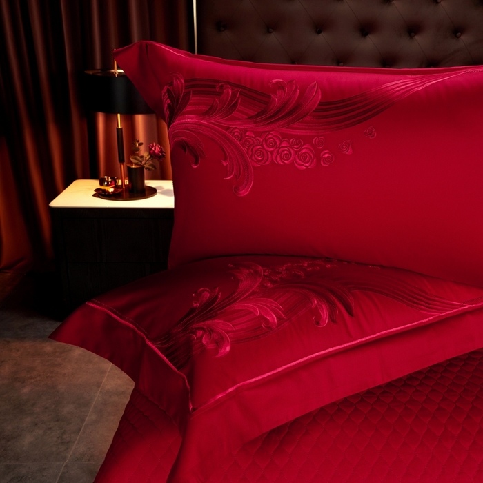 91家纺网 家纺一手货源 找家纺 美娘阁 2025新款长绒棉贡缎新中式古典韵味精美刺绣婚庆四件套多件套系列 玫瑰恋人（红）