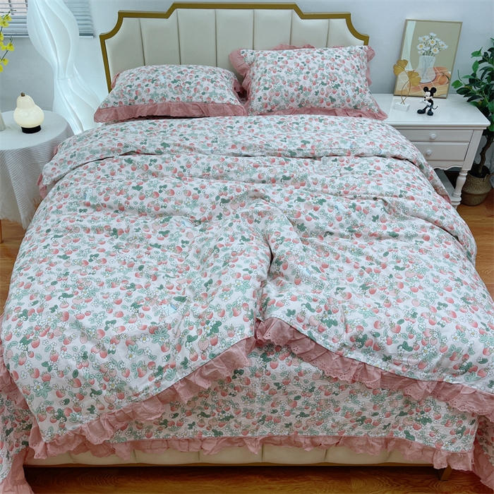 91家纺网 家纺一手货源 找家纺 暖居 2024新款砂洗棉花被套全棉床盖四件套绗缝夹棉纯棉床盖三件套草莓多多