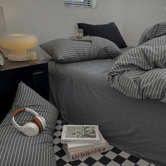 91家纺网 家纺一手货源 找家纺 2024新款A类全棉纯棉纯色双拼色织水洗棉四件套 灰细条