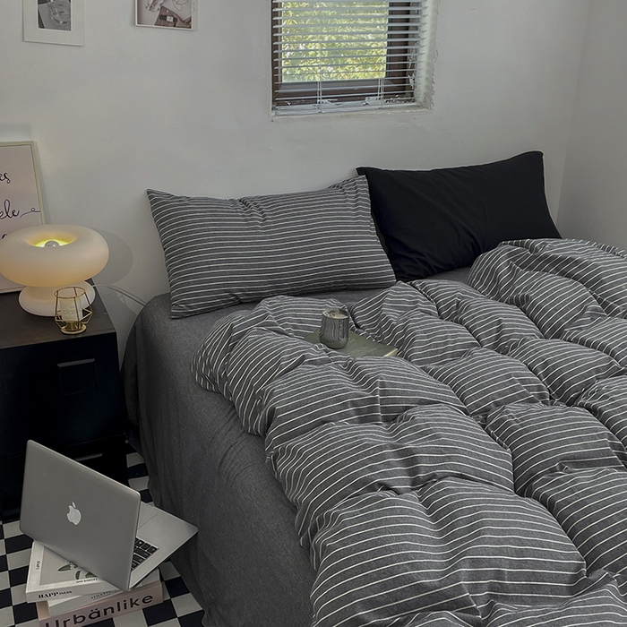 91家纺网 家纺一手货源 找家纺 2024新款A类全棉纯棉纯色双拼色织水洗棉四件套 灰细条