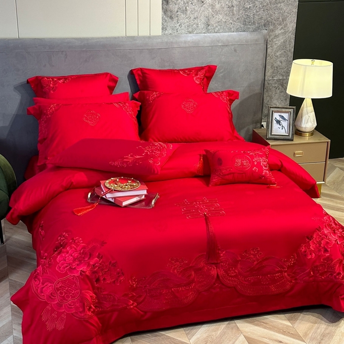 91家纺网 家纺一手货源 找家纺 美娘阁 2025新款长绒棉贡缎提花款新中式古典韵味精美刺绣婚庆四件套多件套 花开并蒂(红）