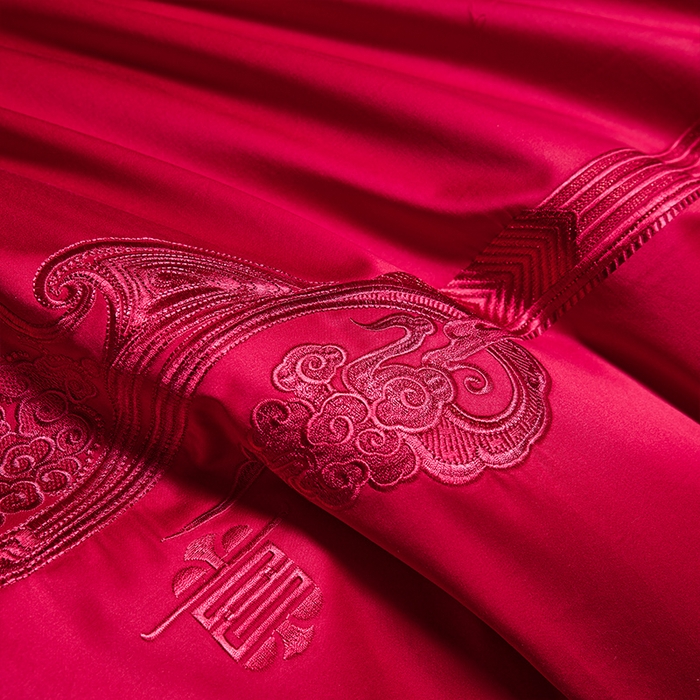 91家纺网 家纺一手货源 找家纺 美娘阁 2025新款长绒棉贡缎新中式古典韵味精美刺绣婚庆四件套多件套系列 家大业大（酒红色）