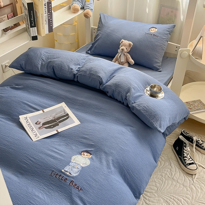 91家纺网 家纺一手货源 找家纺 （总）眠帛家居 2024新款宿舍三件套水洗棉提花刺绣四件套熊先生