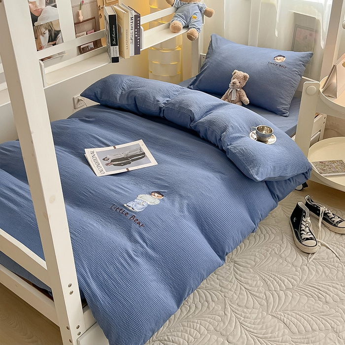 91家纺网 家纺一手货源 找家纺 （总）眠帛家居 2024新款宿舍三件套水洗棉提花刺绣四件套熊先生