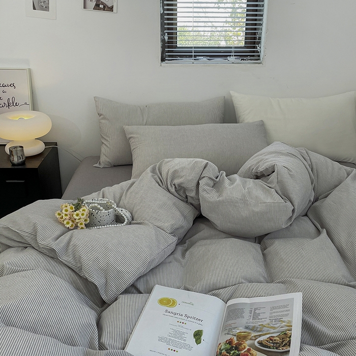 91家纺网 家纺一手货源 找家纺 2024新款A类全棉纯棉纯色双拼色织水洗棉四件套 浅灰密条