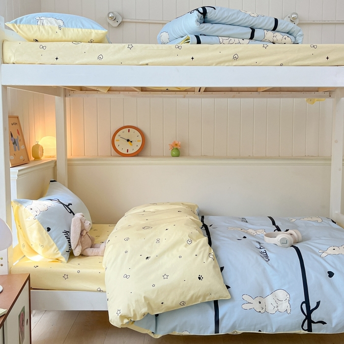 91家纺网 家纺一手货源 找家纺 吉象家纺 2025新款全棉印花款三件套 玉兔-浅蓝