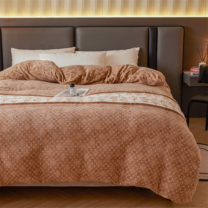 91家纺网 家纺一手货源 找家纺 董韵家纺 2025新款高克重全消光牛奶绒法莱绒金貂绒印花单品被套床裙四件套（提供买家秀） 蔷薇