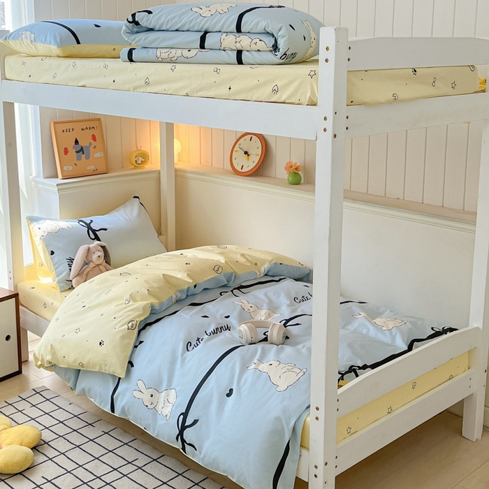 91家纺网 家纺一手货源 找家纺 吉象家纺 2025新款全棉印花款三件套 玉兔-浅蓝