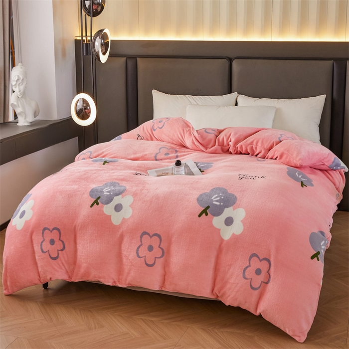 91家纺网 家纺一手货源 找家纺 董韵家纺 2025新款高克重全消光牛奶绒法莱绒金貂绒印花单品被套床裙四件套（提供买家秀） 绒花-粉