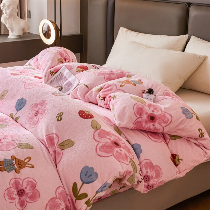 91家纺网 家纺一手货源 找家纺 董韵家纺 2025新款高克重全消光牛奶绒法莱绒金貂绒印花单品被套床裙四件套（提供买家秀） 钱兔似锦