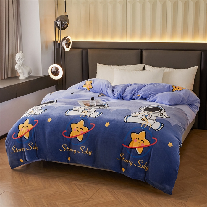 91家纺网 家纺一手货源 找家纺 董韵家纺 2025新款高克重全消光牛奶绒法莱绒金貂绒印花单品被套床裙四件套（提供买家秀） 领航员