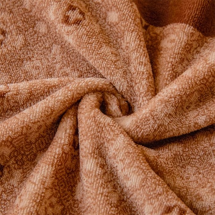 91家纺网 家纺一手货源 找家纺 董韵家纺 2025新款高克重全消光牛奶绒法莱绒金貂绒印花单品被套床裙四件套（提供买家秀） 蔷薇