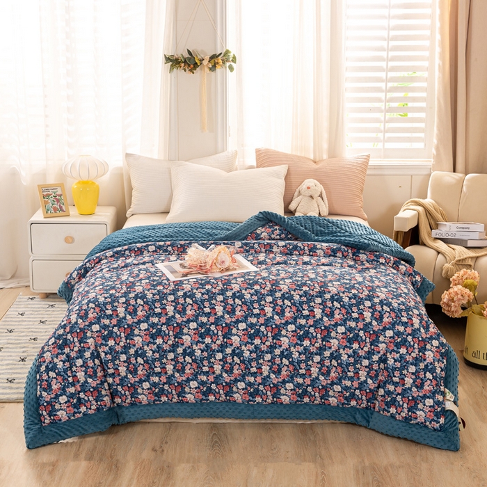 91家纺网 家纺一手货源 找家纺 锦鹭被业 2025新款全棉豆豆绒被系列 醉颜