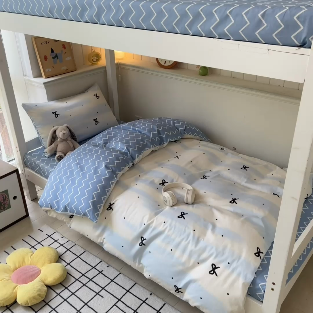 91家纺网 家纺一手货源 找家纺 吉象家纺 2025新款全棉印花款三件套 蓝茵