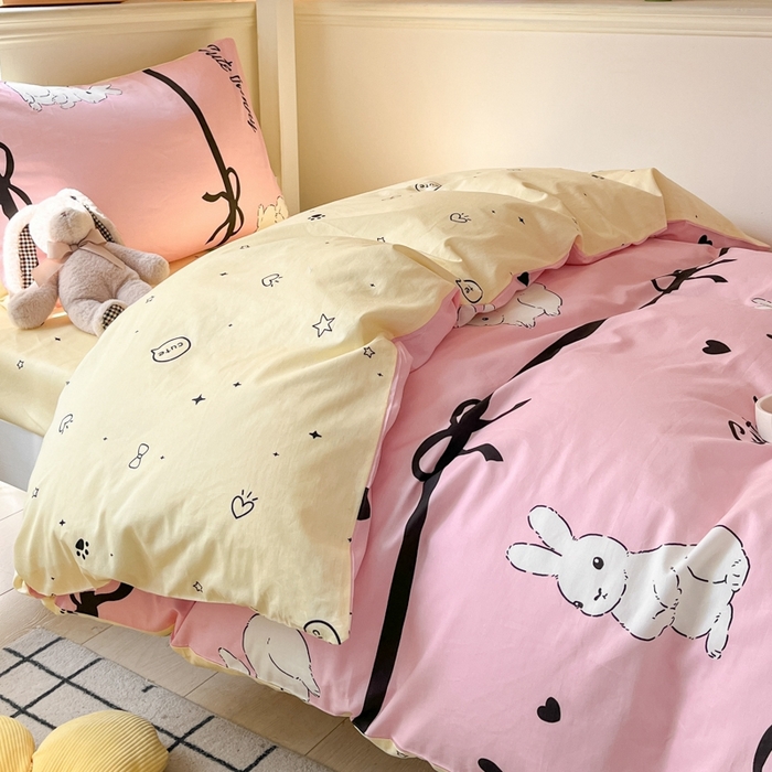 91家纺网 家纺一手货源 找家纺 吉象家纺 2025新款全棉印花款三件套 玉兔-浅粉