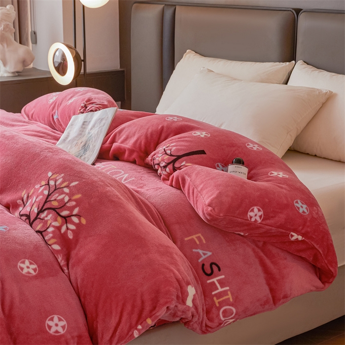 91家纺网 家纺一手货源 找家纺 董韵家纺 2025新款高克重全消光牛奶绒法莱绒金貂绒印花单品被套床裙四件套（提供买家秀） 一路发财-豆沙