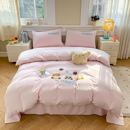 91家纺网 家纺一手货源 找家纺 雨帆家纺 2024新款卡通毛巾绣系列四件套 happy熊