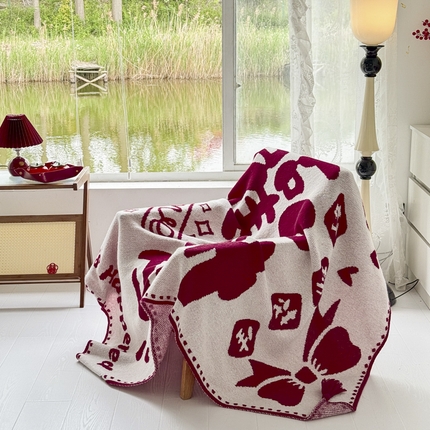 91家纺网 家纺一手货源 找家纺 （总）栩裕纺织 2024新款中式风高端婚礼喜字毛毯（可定制）