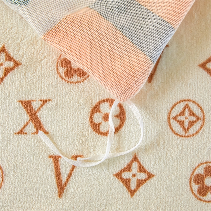 91家纺网 家纺一手货源 找家纺 董韵家纺 2025新款高克重全消光牛奶绒法莱绒金貂绒印花单品被套床裙四件套（提供买家秀） 呆呆萝莉熊