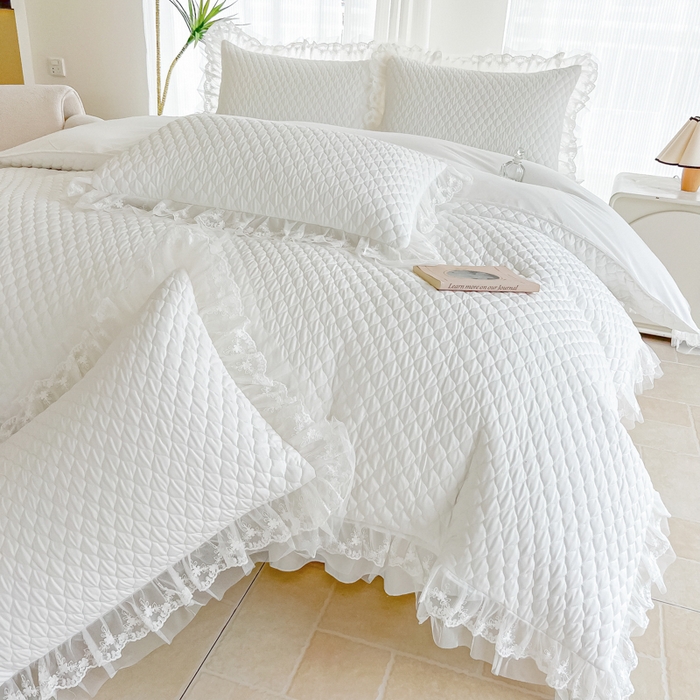 91家纺网 家纺一手货源 找家纺 2026新款法式高级芭蕾风重工刺绣蕾丝花边套件床盖床裙三件套四件套 芭蕾-白