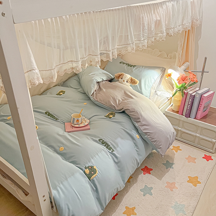 91家纺网 家纺一手货源 找家纺 2024新款水洗棉卡通小清新毛巾绣四件套宿舍三件套学生款 恐龙-繁星蓝