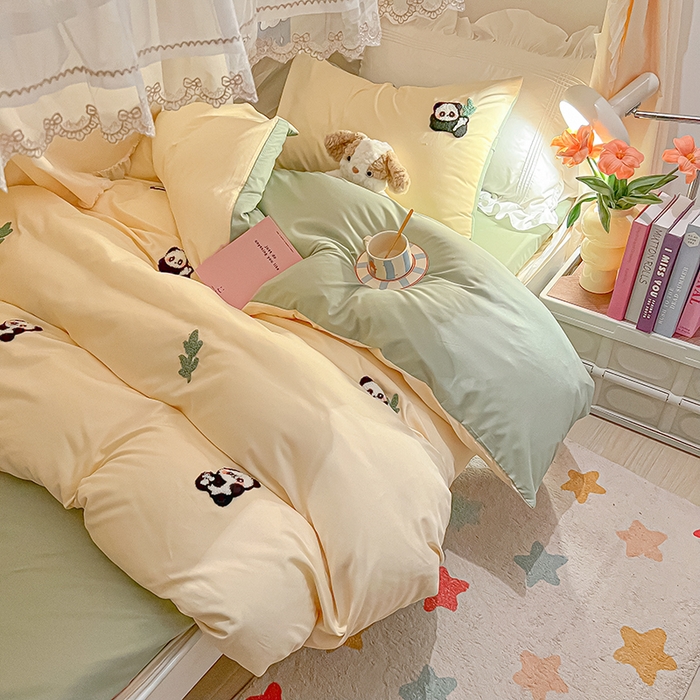 91家纺网 家纺一手货源 找家纺 2024新款水洗棉卡通小清新毛巾绣四件套宿舍三件套学生款 熊猫-奶黄果绿