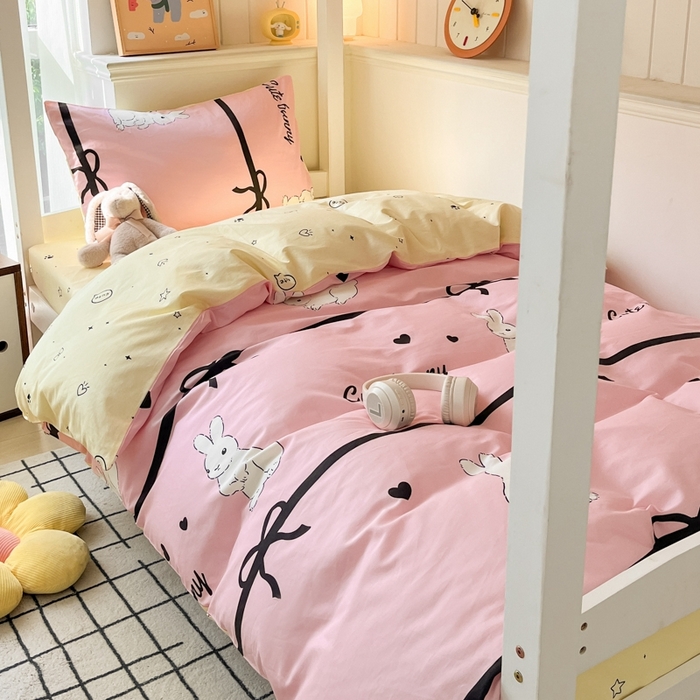 91家纺网 家纺一手货源 找家纺 吉象家纺 2025新款全棉印花款三件套 玉兔-浅粉