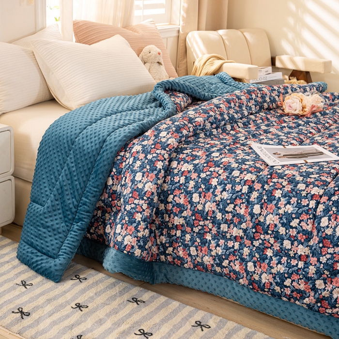 91家纺网 家纺一手货源 找家纺 锦鹭被业 2025新款全棉豆豆绒被系列 醉颜