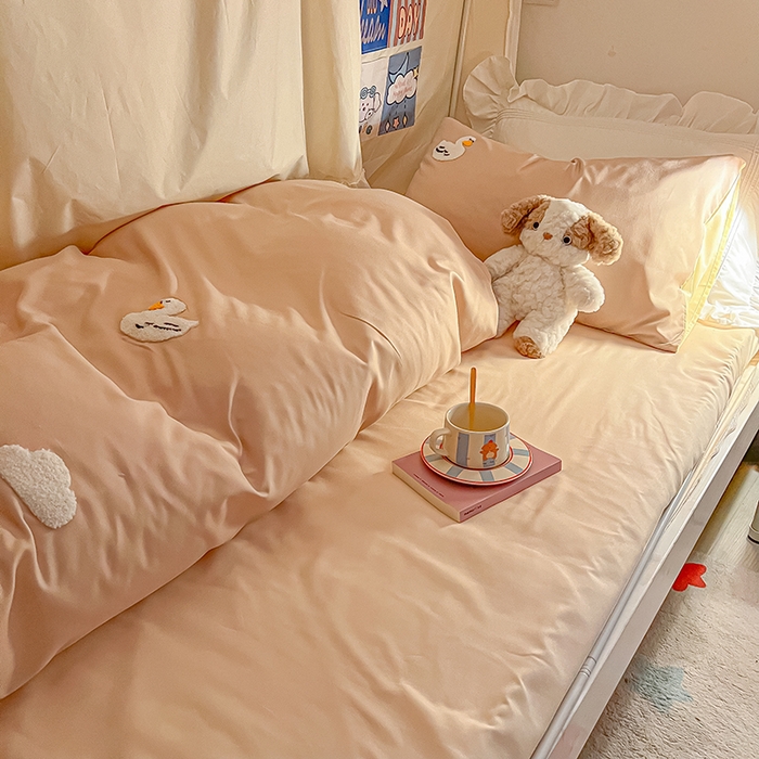 91家纺网 家纺一手货源 找家纺 2024新款水洗棉卡通小清新毛巾绣四件套宿舍三件套学生款 可爱鸭-奶茶奶黄