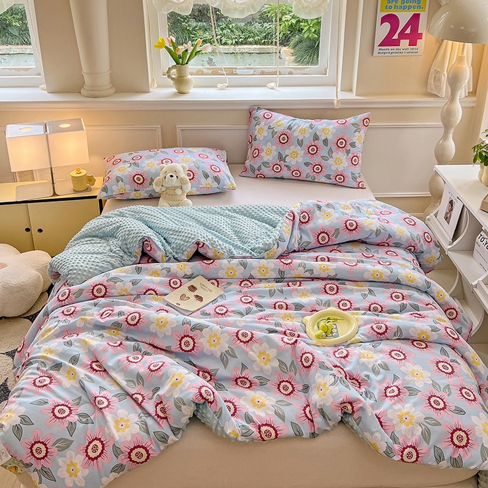 91家纺网 家纺一手货源 找家纺 居易简 2025新款水洗棉双层纱豆豆被加绒被子被芯直播豆豆绒被被子被芯冬被春秋被 海棠朵朵