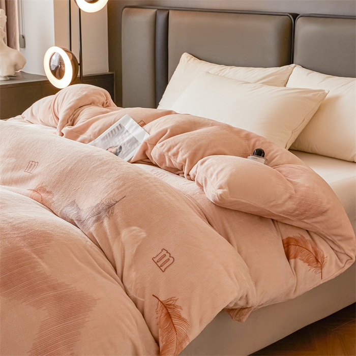 91家纺网 家纺一手货源 找家纺 董韵家纺 2025新款高克重全消光牛奶绒法莱绒金貂绒印花单品被套床裙四件套（提供买家秀） 吉祥幸福